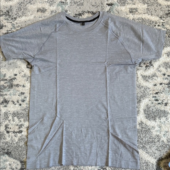 Alphalete Men’s Hero Seamless Tee in Smoke Bomb - Picture 1 of 8